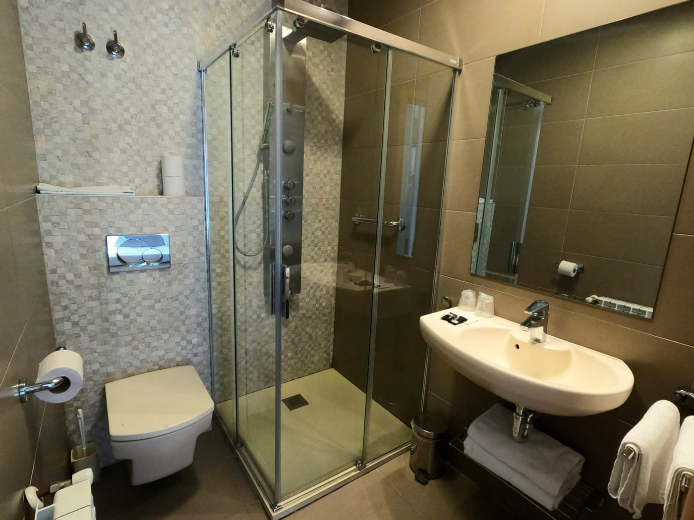 Salle de bain chambre Mompas