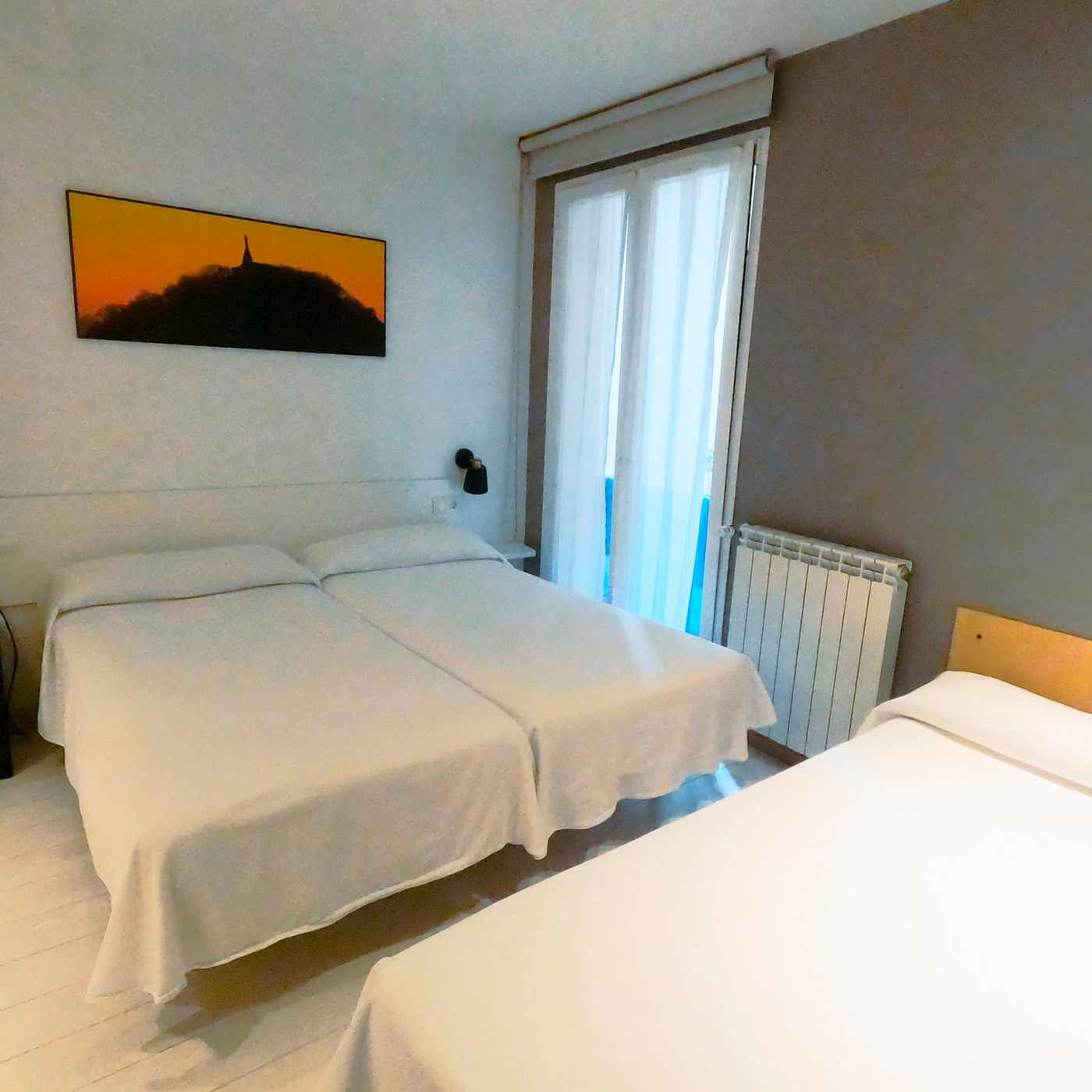 Chambre Urgull con 3 camas