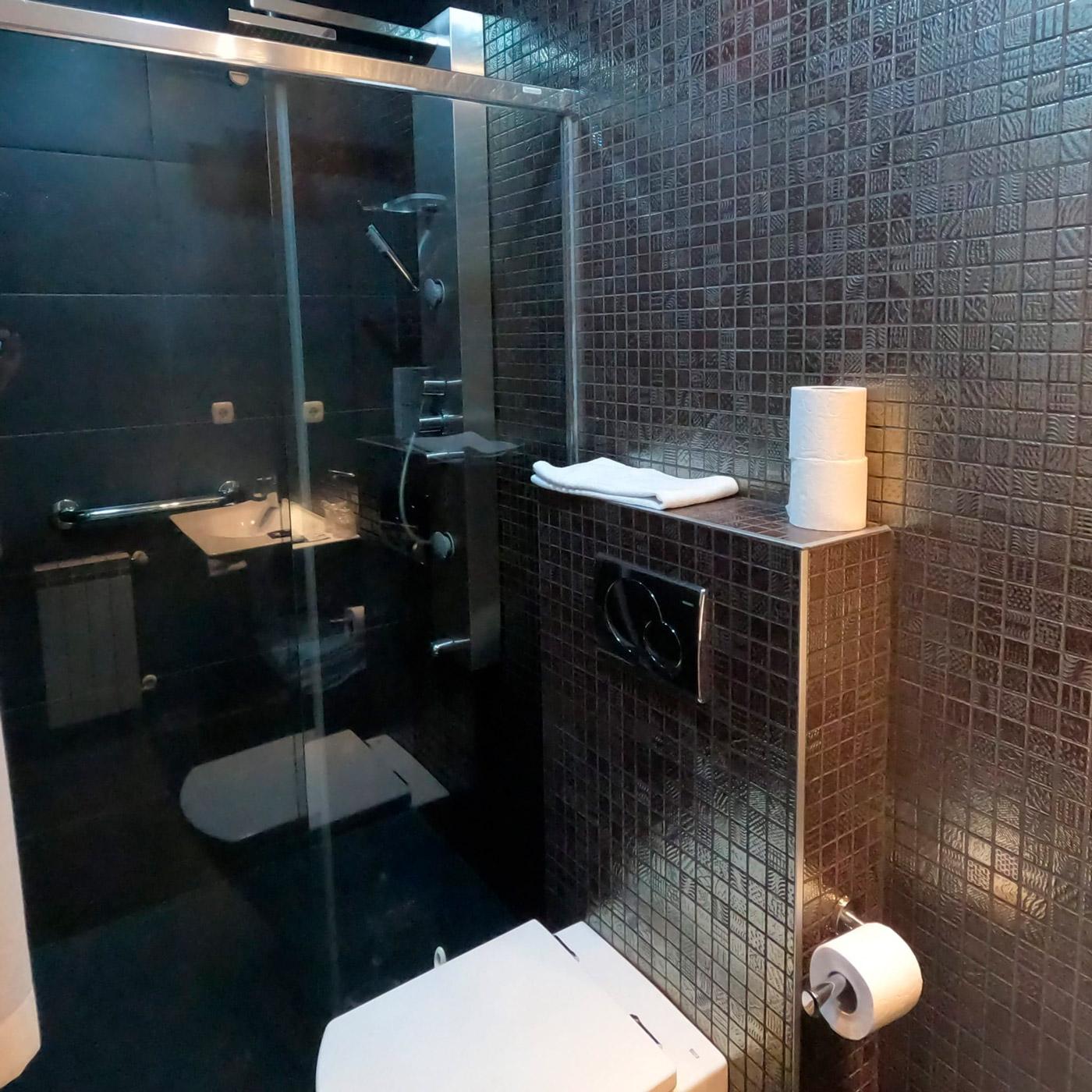 Salle de bain chambre Zurriola